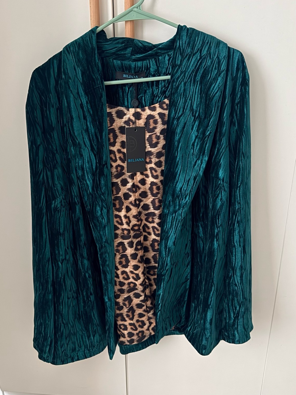 ✨ Brand New with Tags! Stunner Emerald Velvet 2-Piece Set / Suit ✨